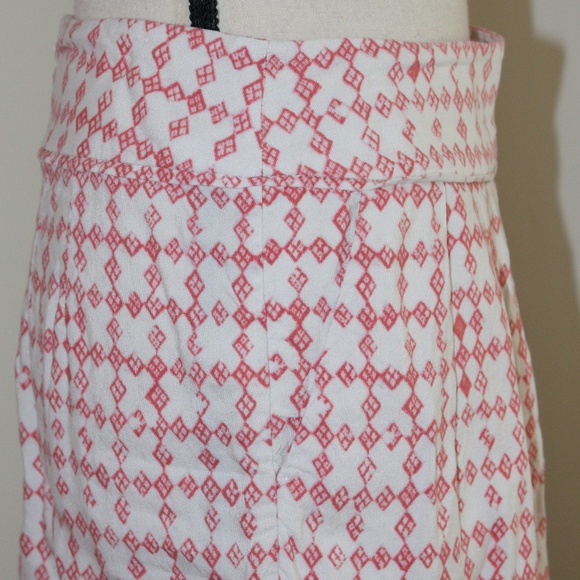Ann Taylor LOFT,  skirt with slant pockets - Picture 4 of 8